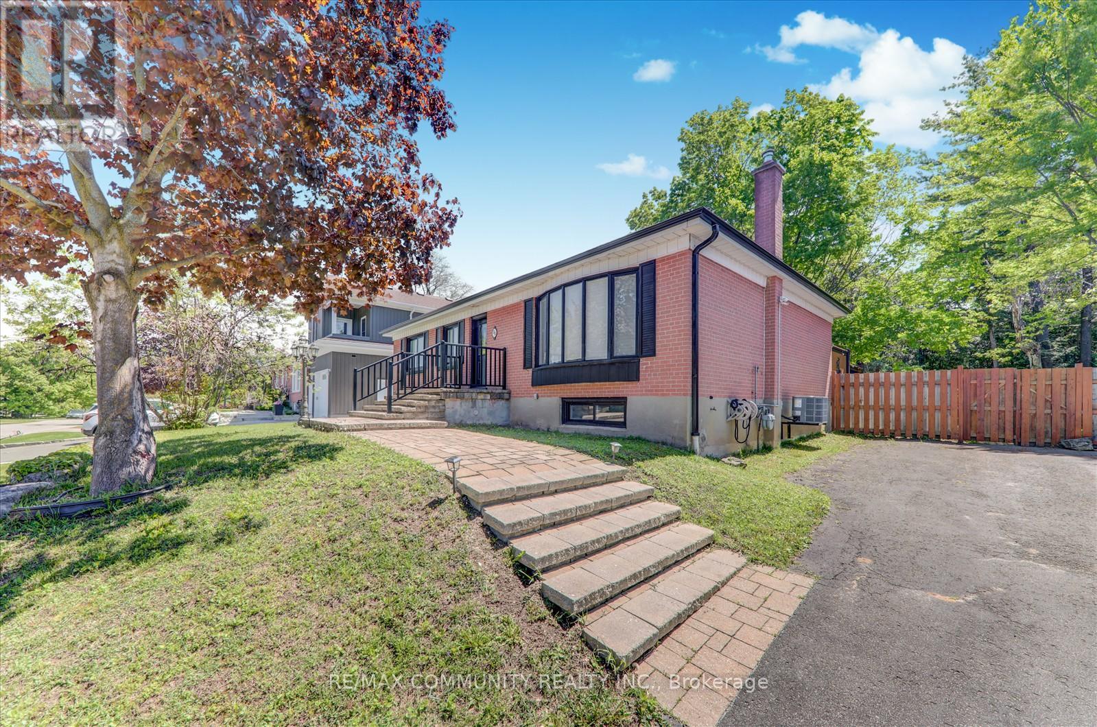Photo 9 of 25 George Street, New Tecumseth ON