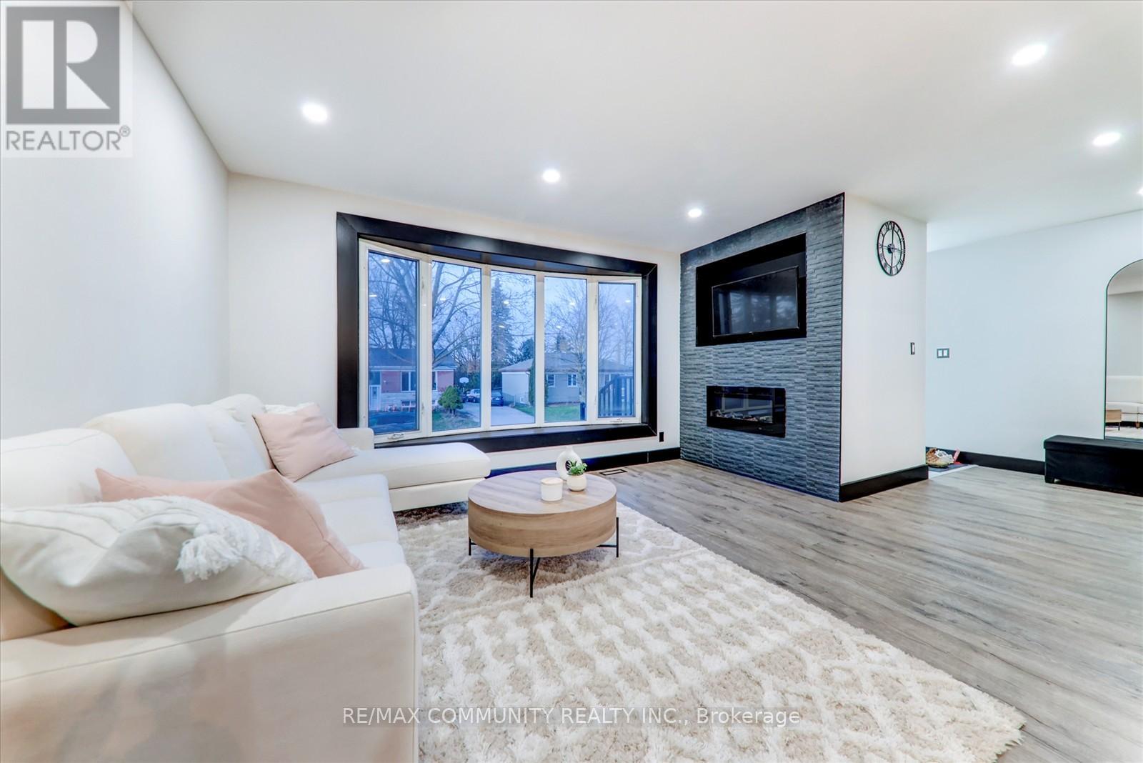 Photo 42 of 25 George Street, New Tecumseth ON