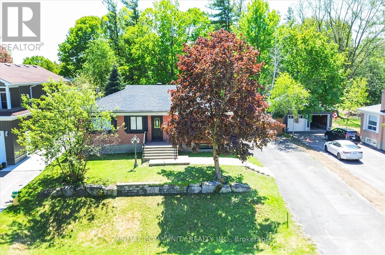 Photo 16 of 25 George Street, New Tecumseth ON