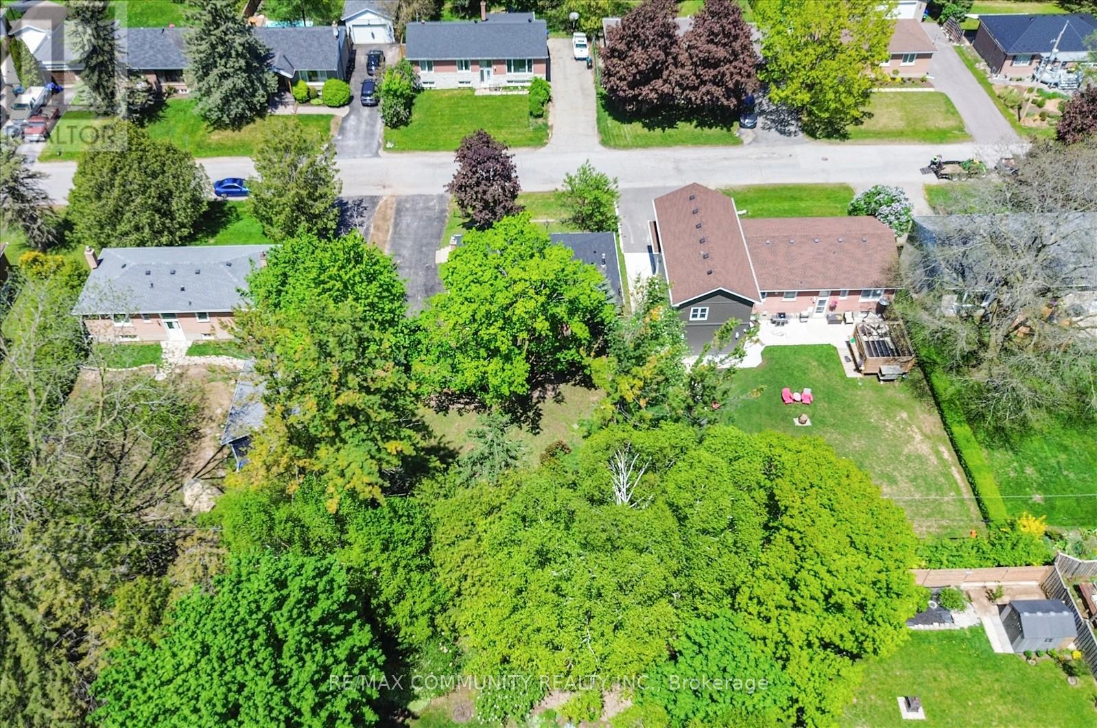 Photo 39 of 25 George Street, New Tecumseth ON