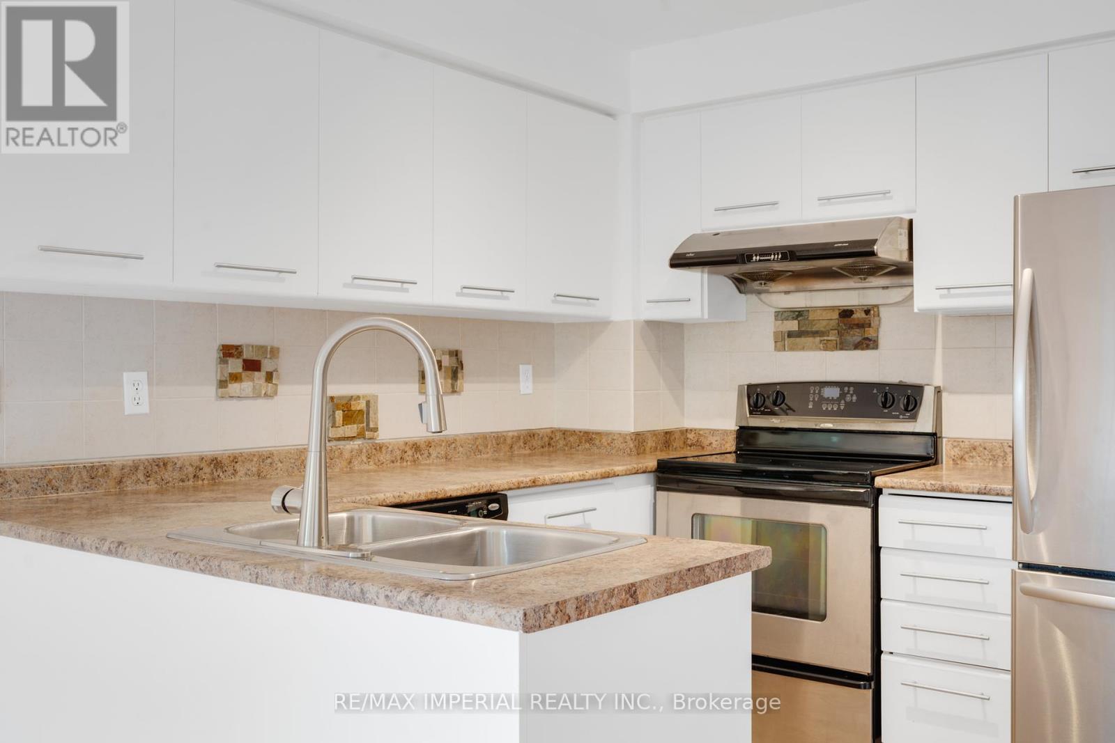 Photo 14 of 99 Islay Crescent, Vaughan ON