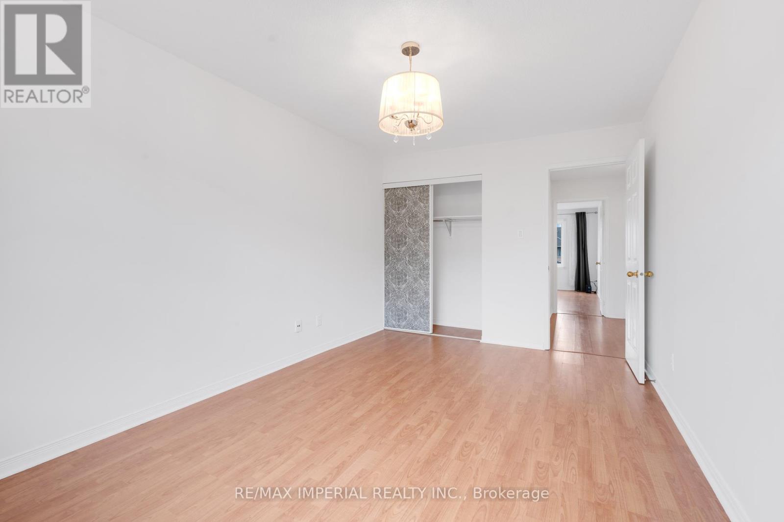 Photo 27 of 99 Islay Crescent, Vaughan ON