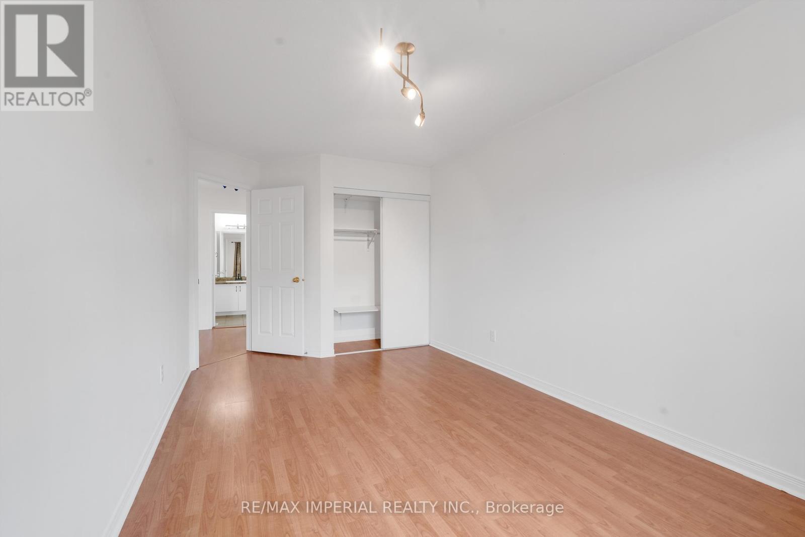 Photo 29 of 99 Islay Crescent, Vaughan ON