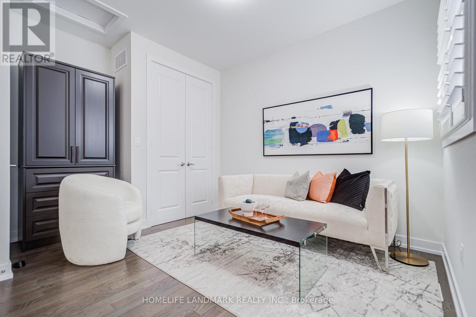 Photo 7 of 33 Golden Fern Street, Markham ON