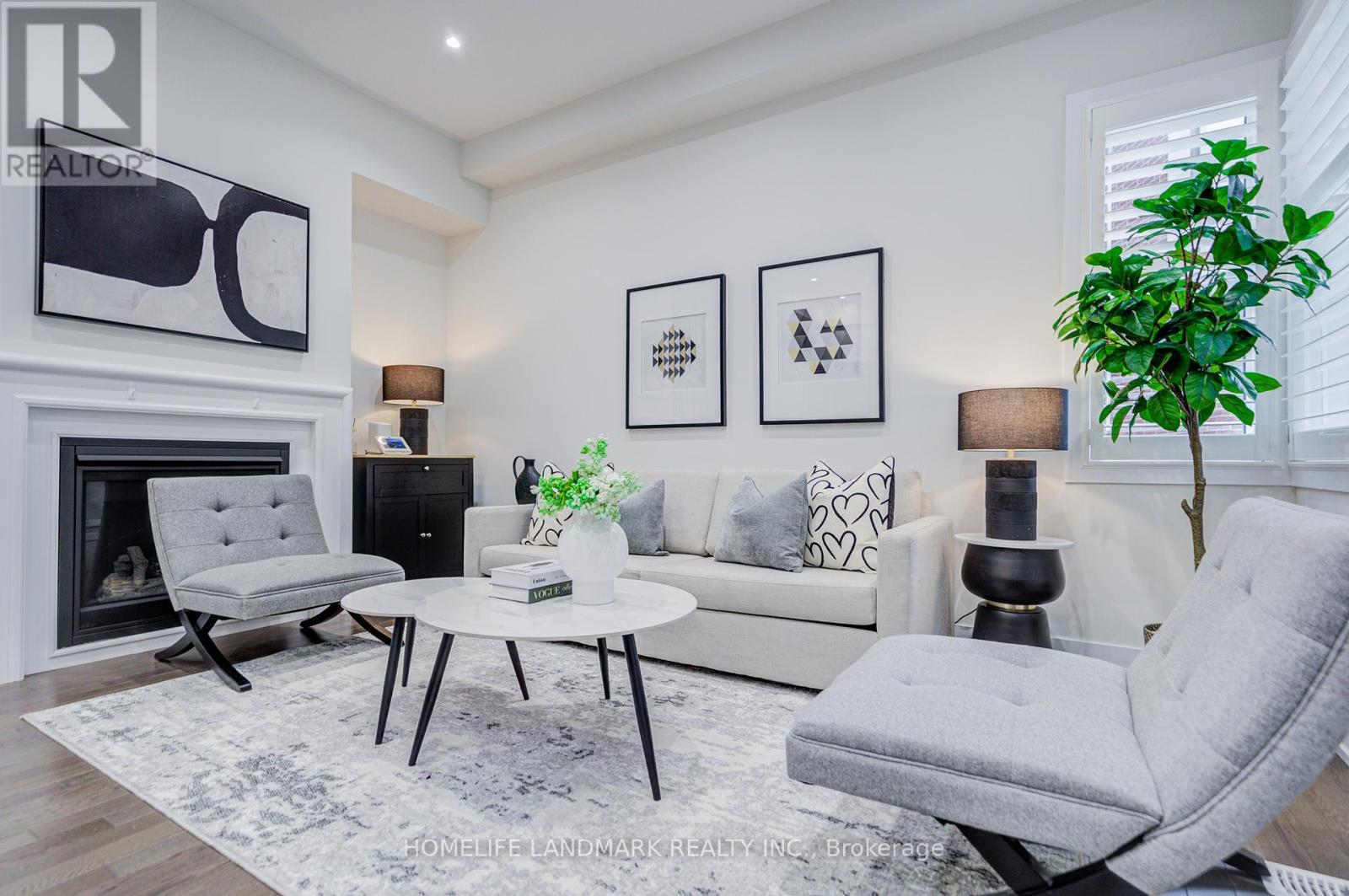 Photo 20 of 33 Golden Fern Street, Markham ON