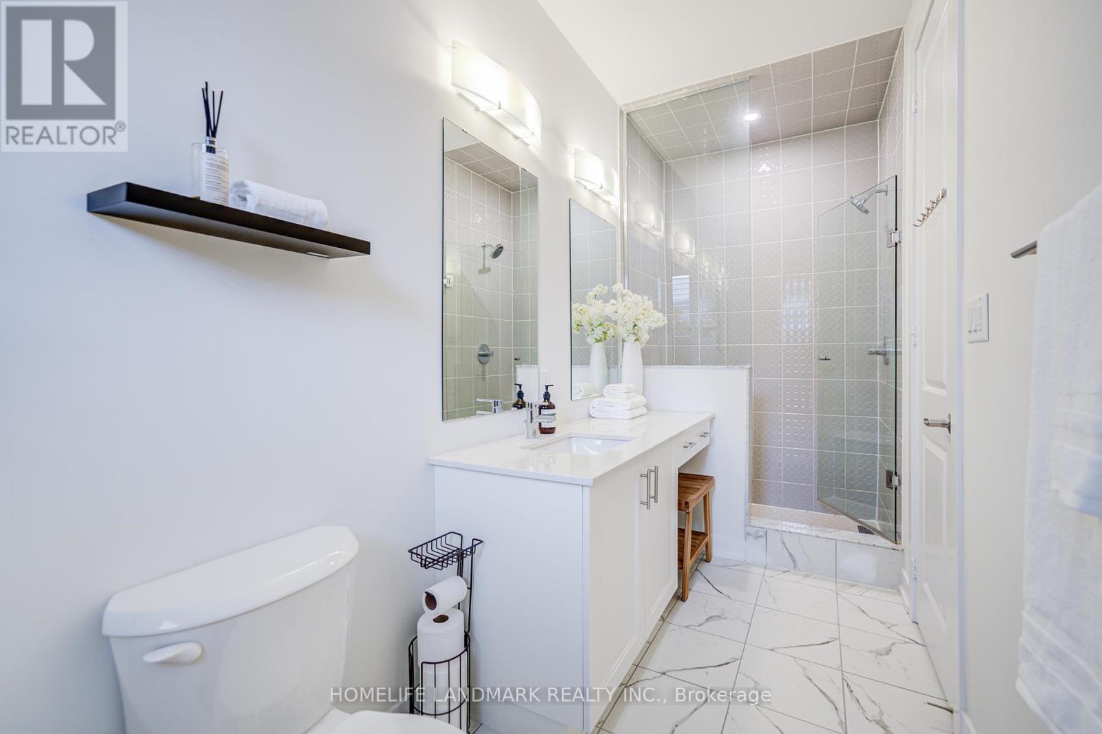Photo 19 of 33 Golden Fern Street, Markham ON