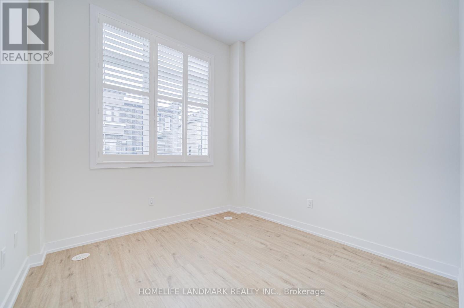 Photo 30 of 33 Golden Fern Street, Markham ON
