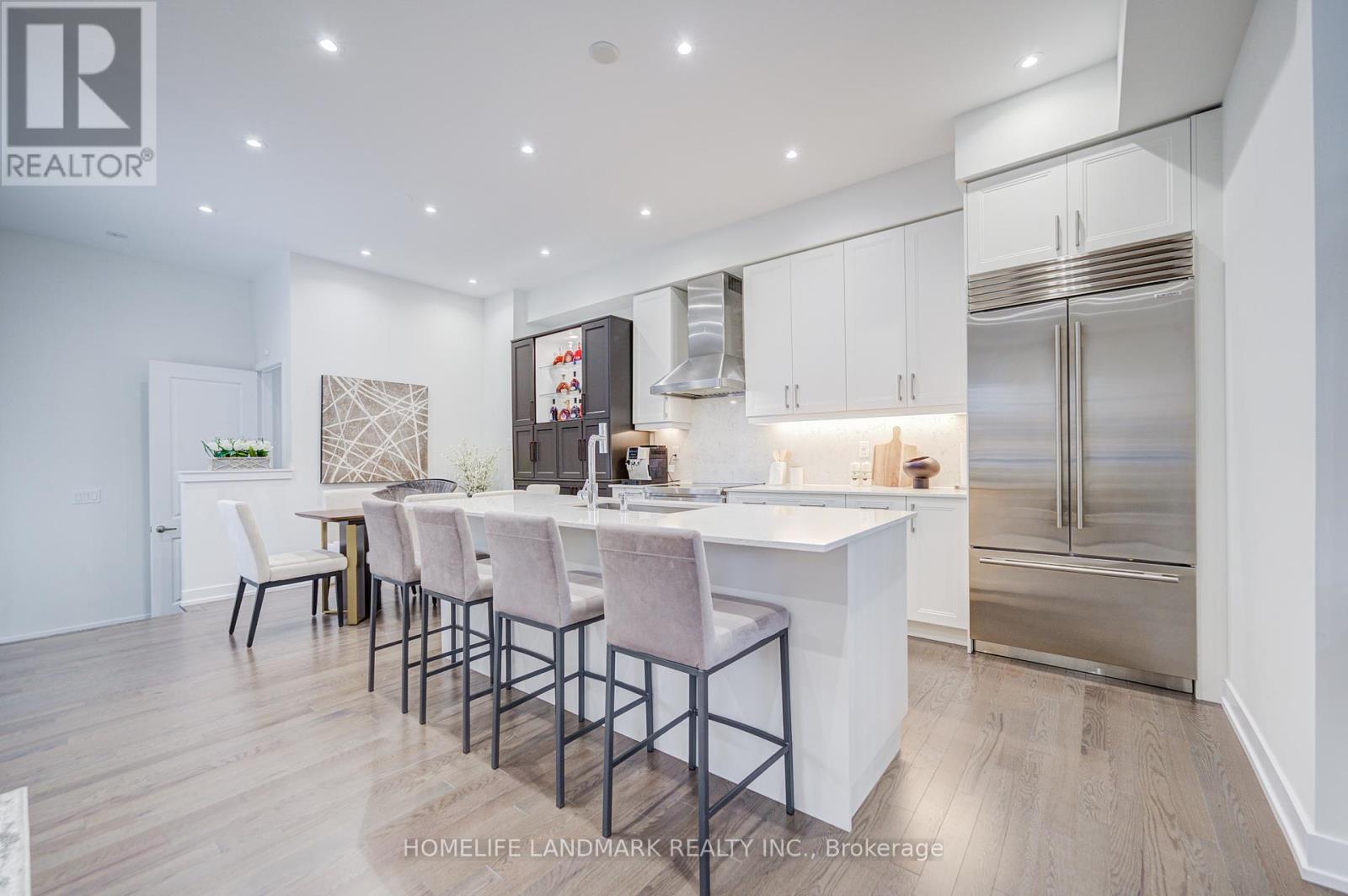 Photo 25 of 33 Golden Fern Street, Markham ON