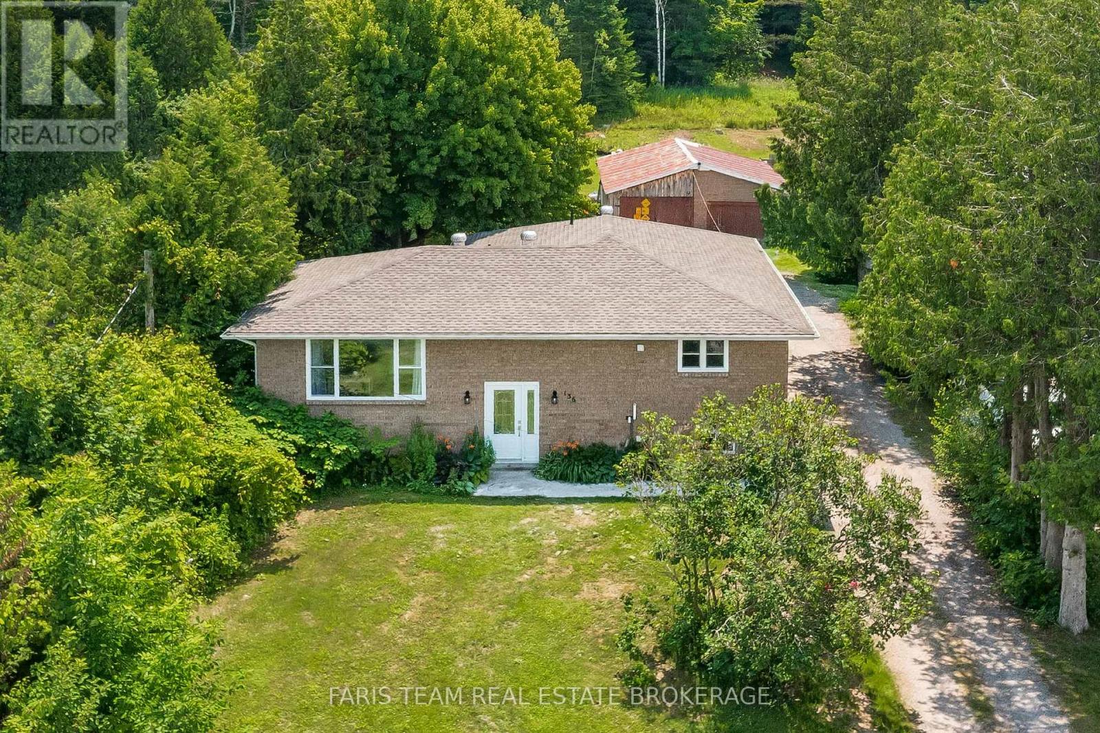 Photo 14 of 136 Poyntz Street, Penetanguishene ON