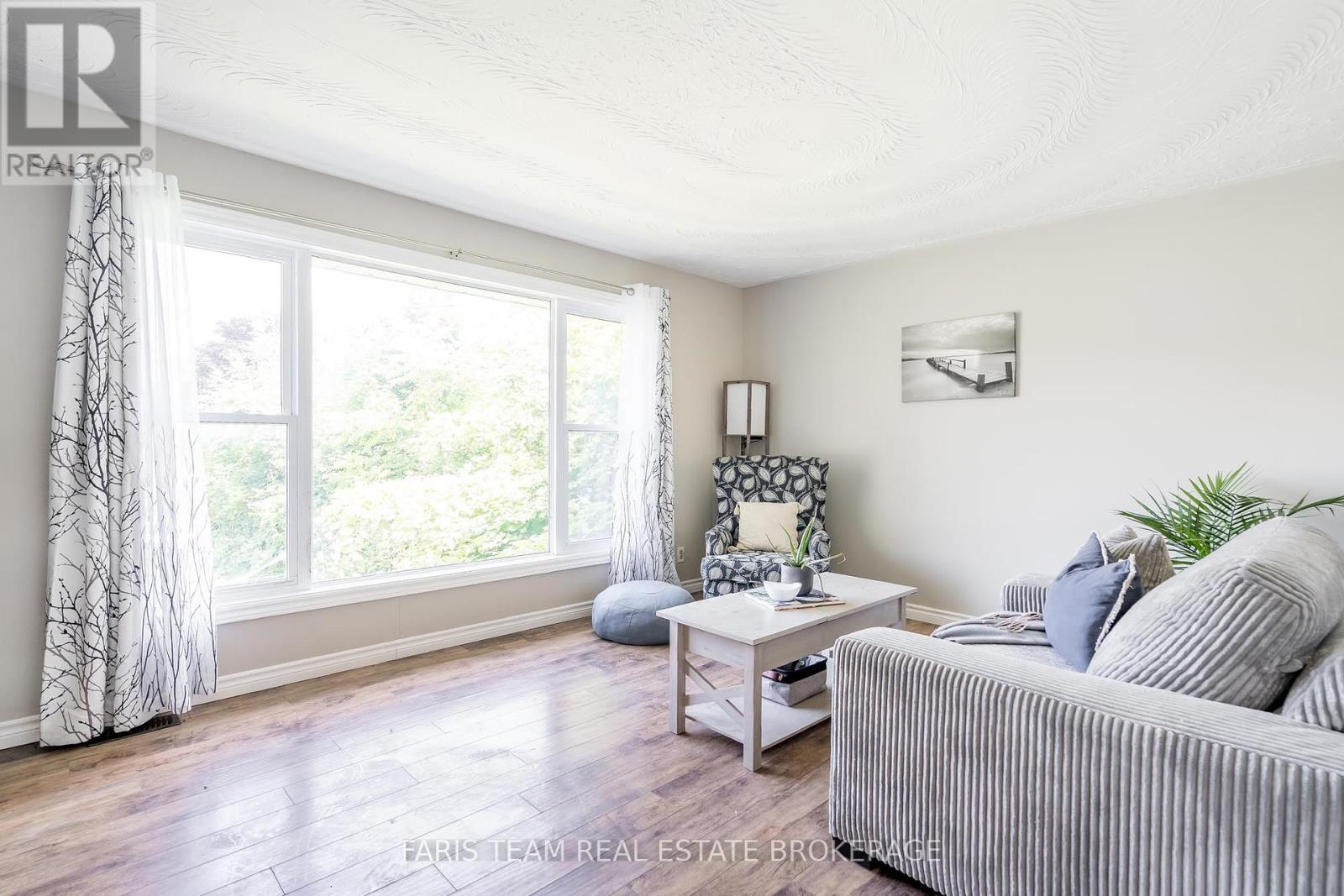 Photo 32 of 136 Poyntz Street, Penetanguishene ON