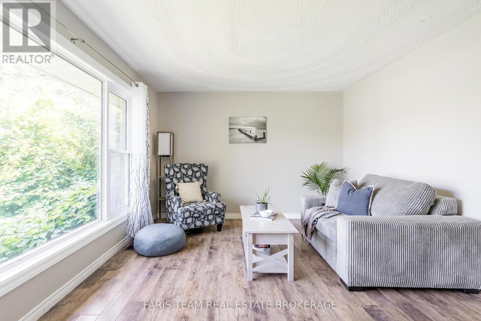 Photo 10 of 136 Poyntz Street, Penetanguishene ON