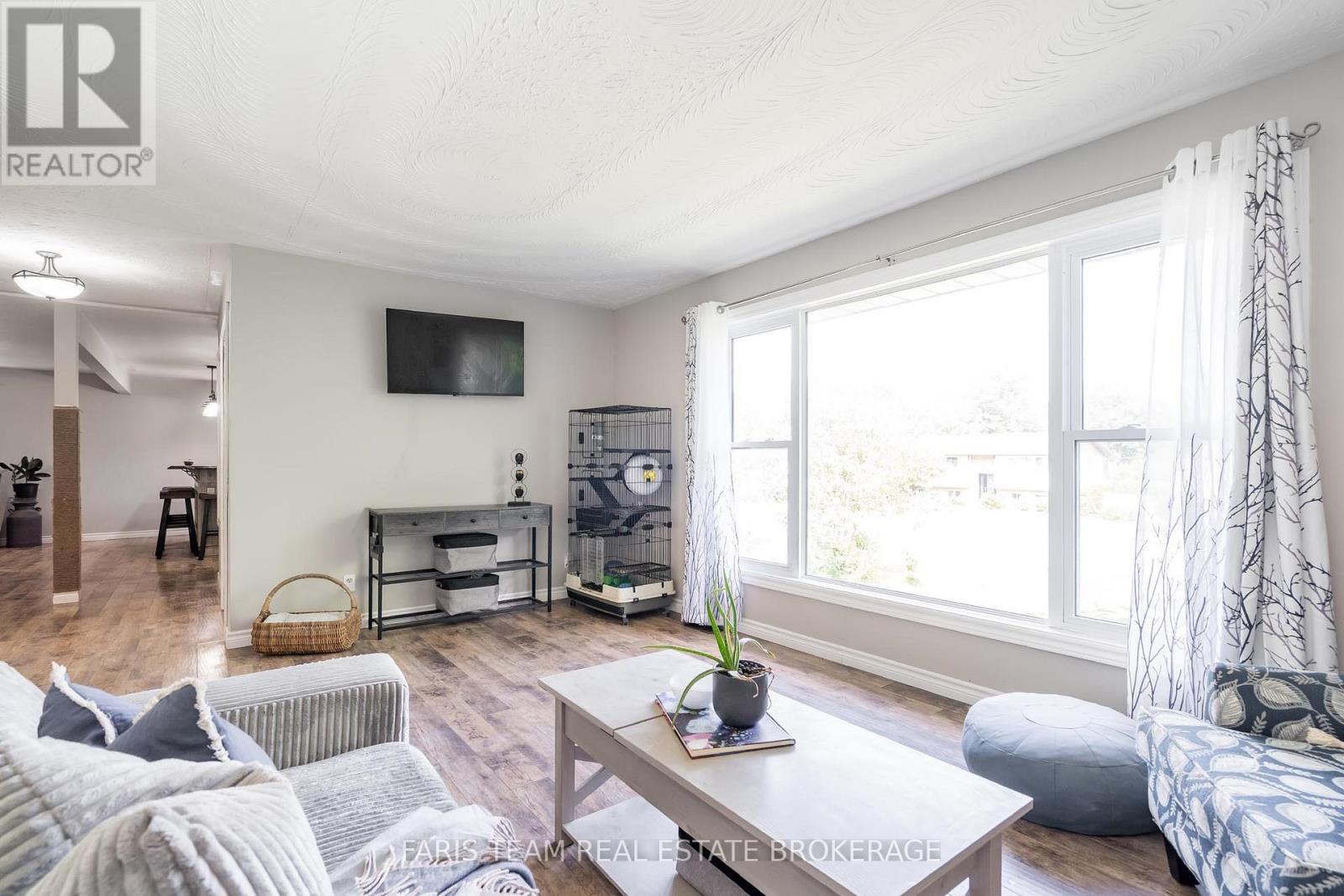 Photo 29 of 136 Poyntz Street, Penetanguishene ON