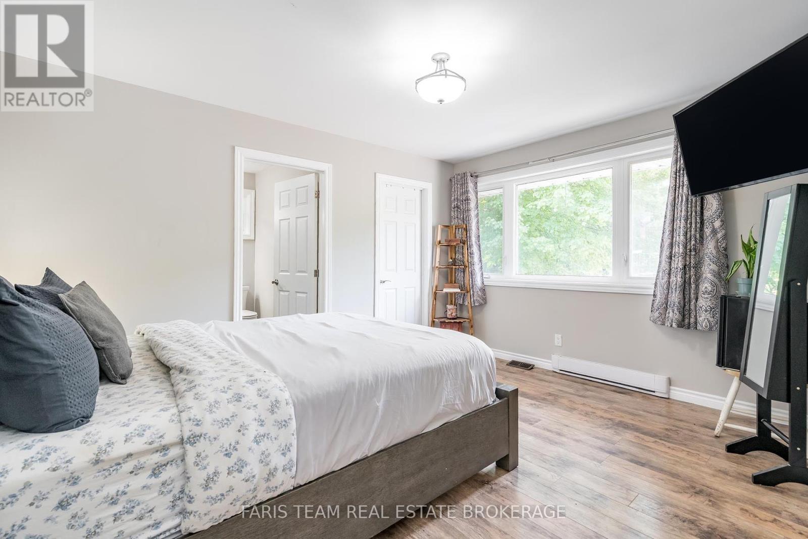 Photo 31 of 136 Poyntz Street, Penetanguishene ON