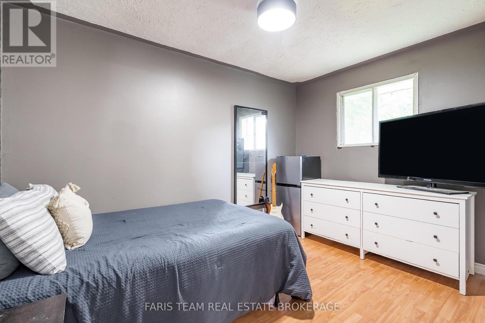 Photo 33 of 136 Poyntz Street, Penetanguishene ON
