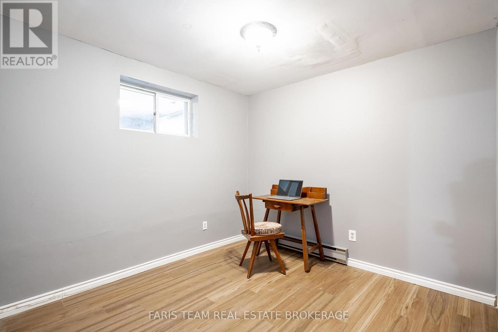 Photo 38 of 136 Poyntz Street, Penetanguishene ON