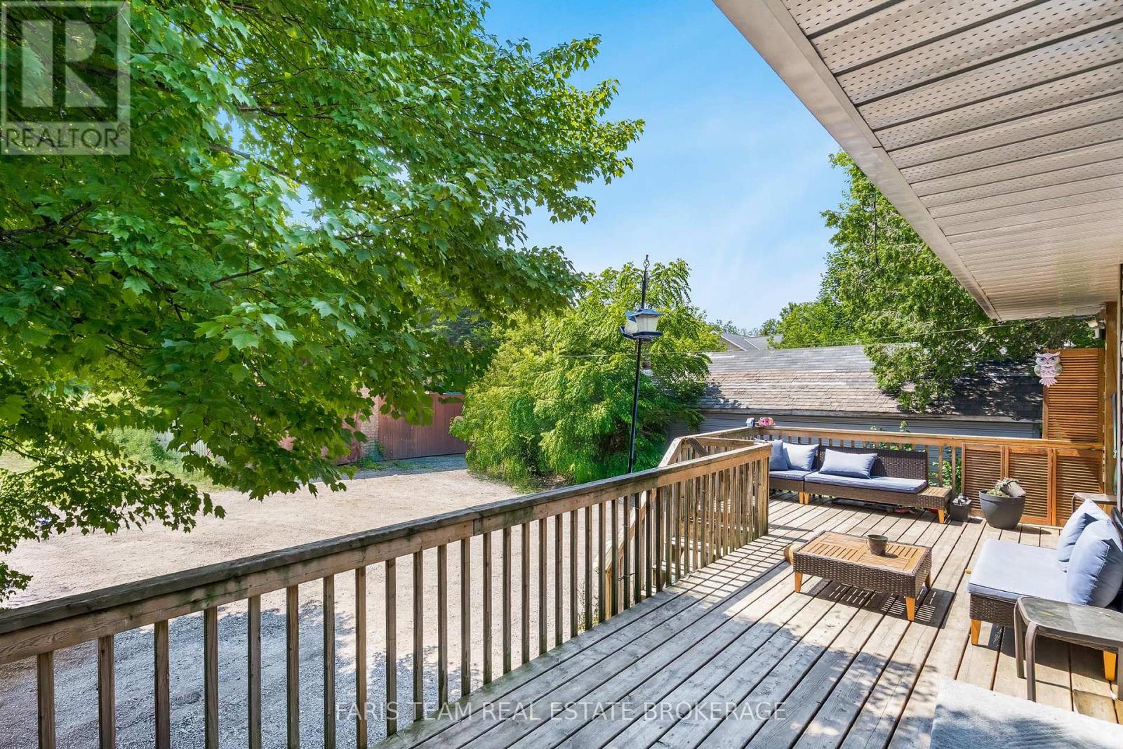 Photo 8 of 136 Poyntz Street, Penetanguishene ON