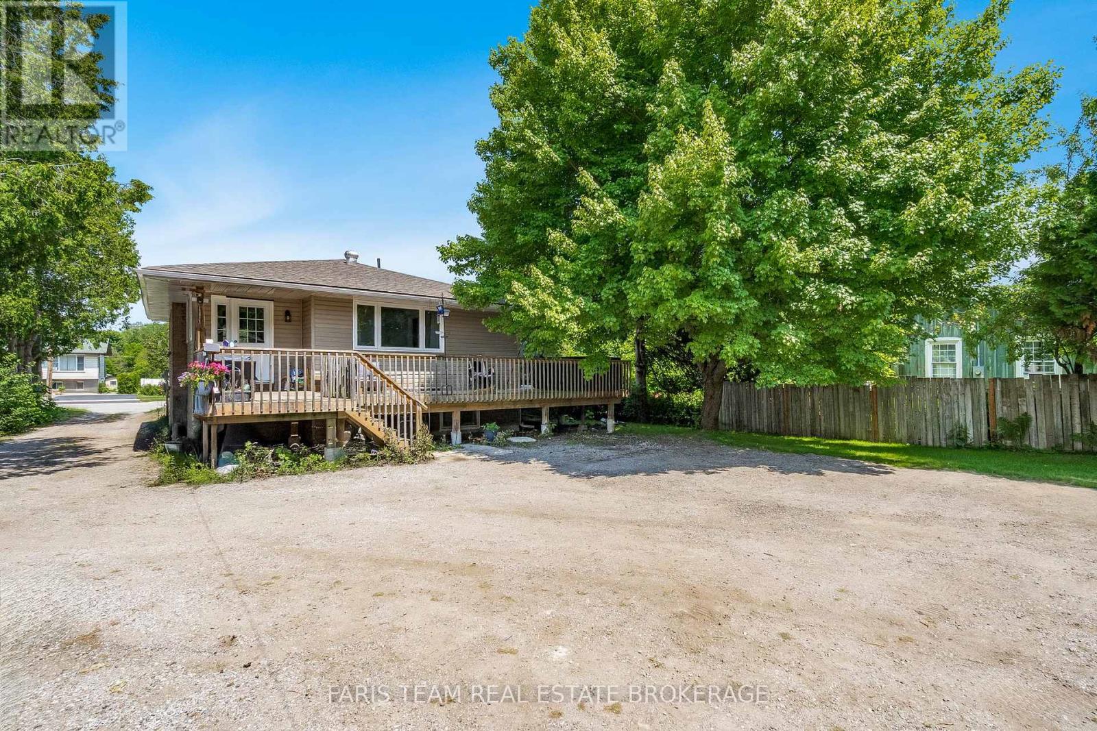 Photo 17 of 136 Poyntz Street, Penetanguishene ON