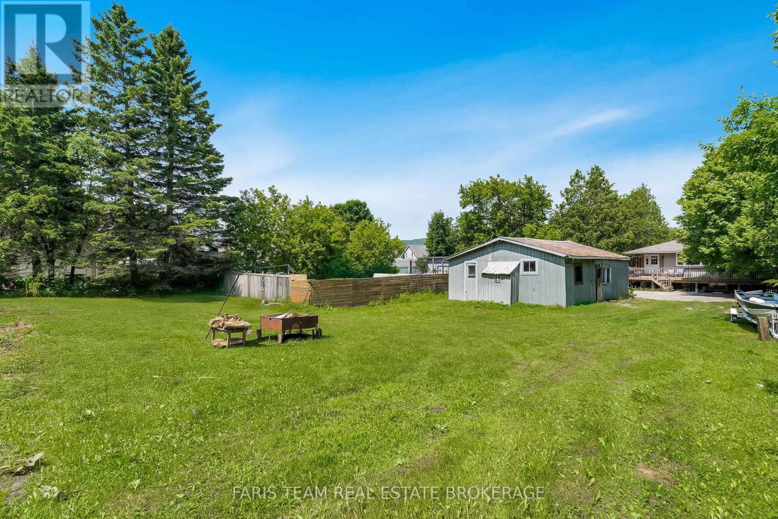 Photo 16 of 136 Poyntz Street, Penetanguishene ON
