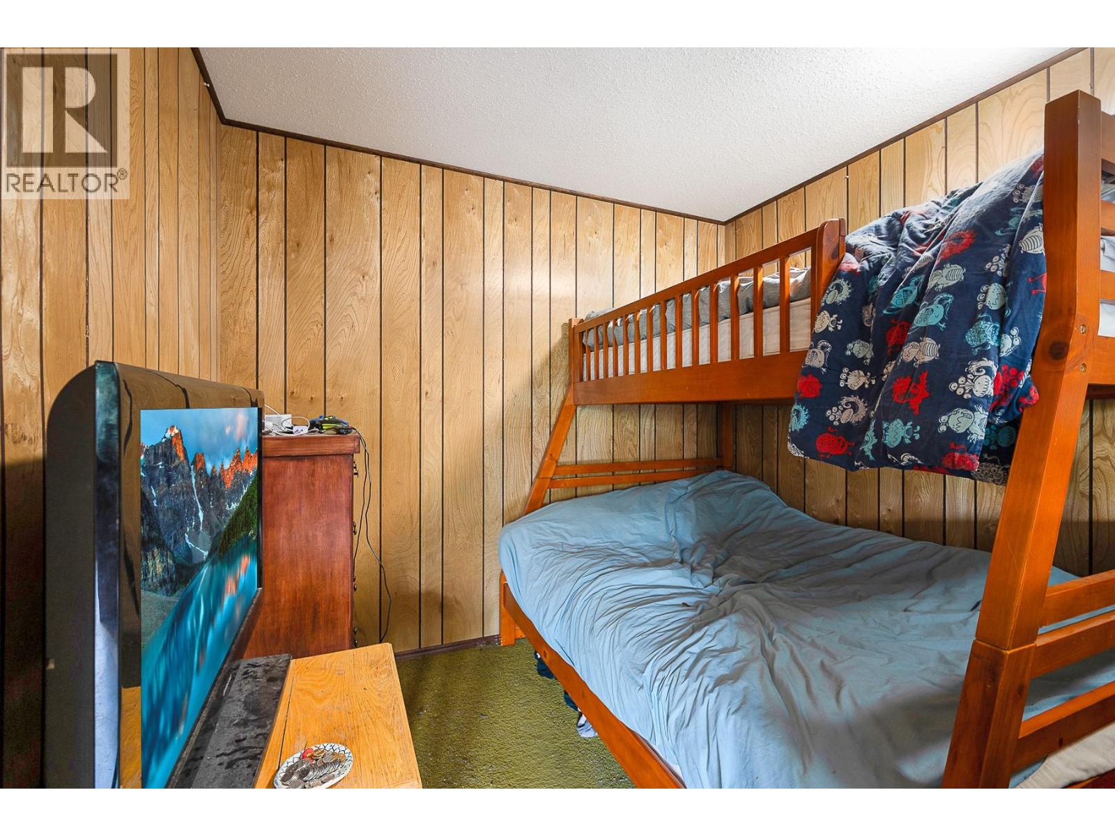1590 WILLOW CRESCENT - 45