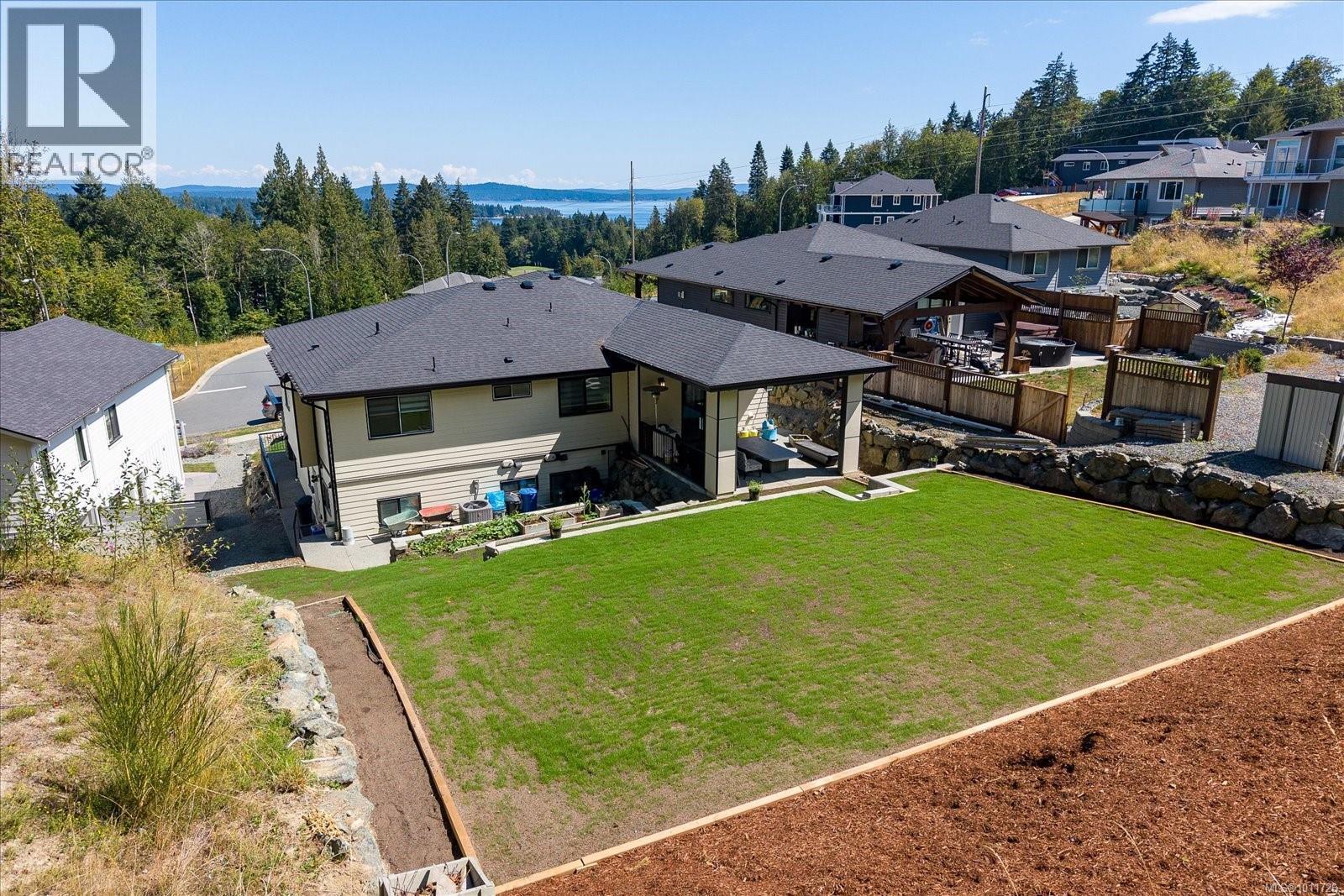 405 Colonia Dr S, Ladysmith