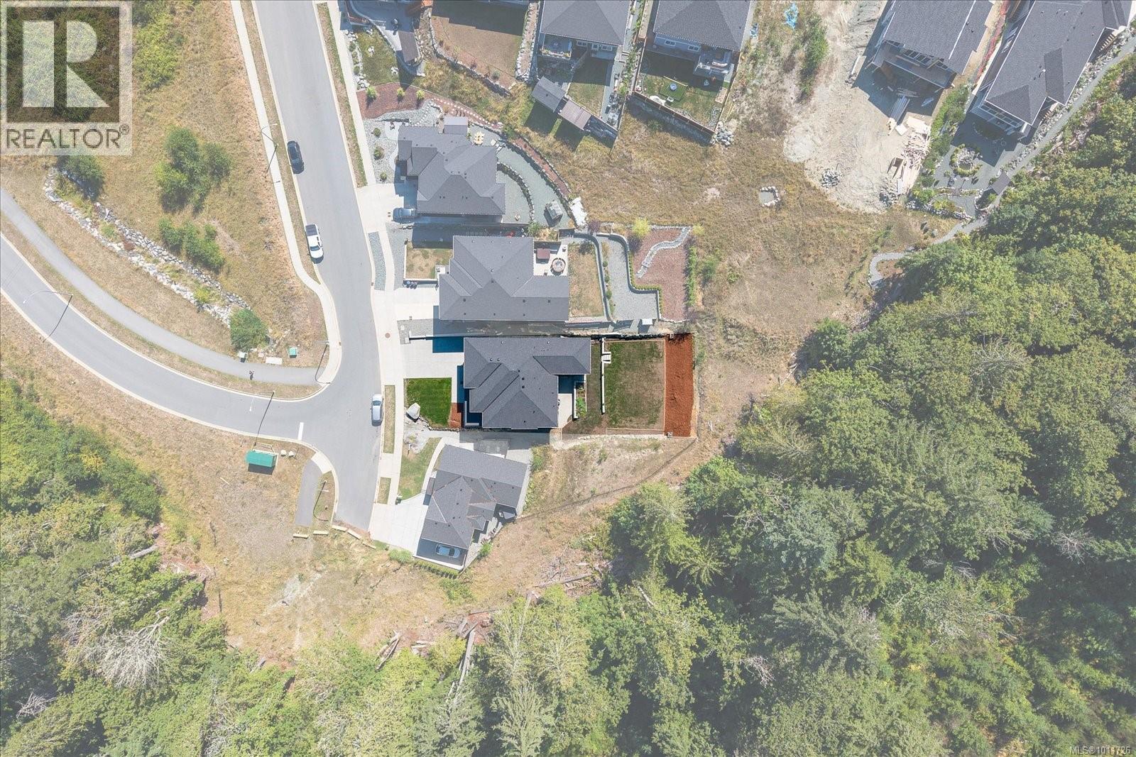 405 Colonia Dr S, Ladysmith