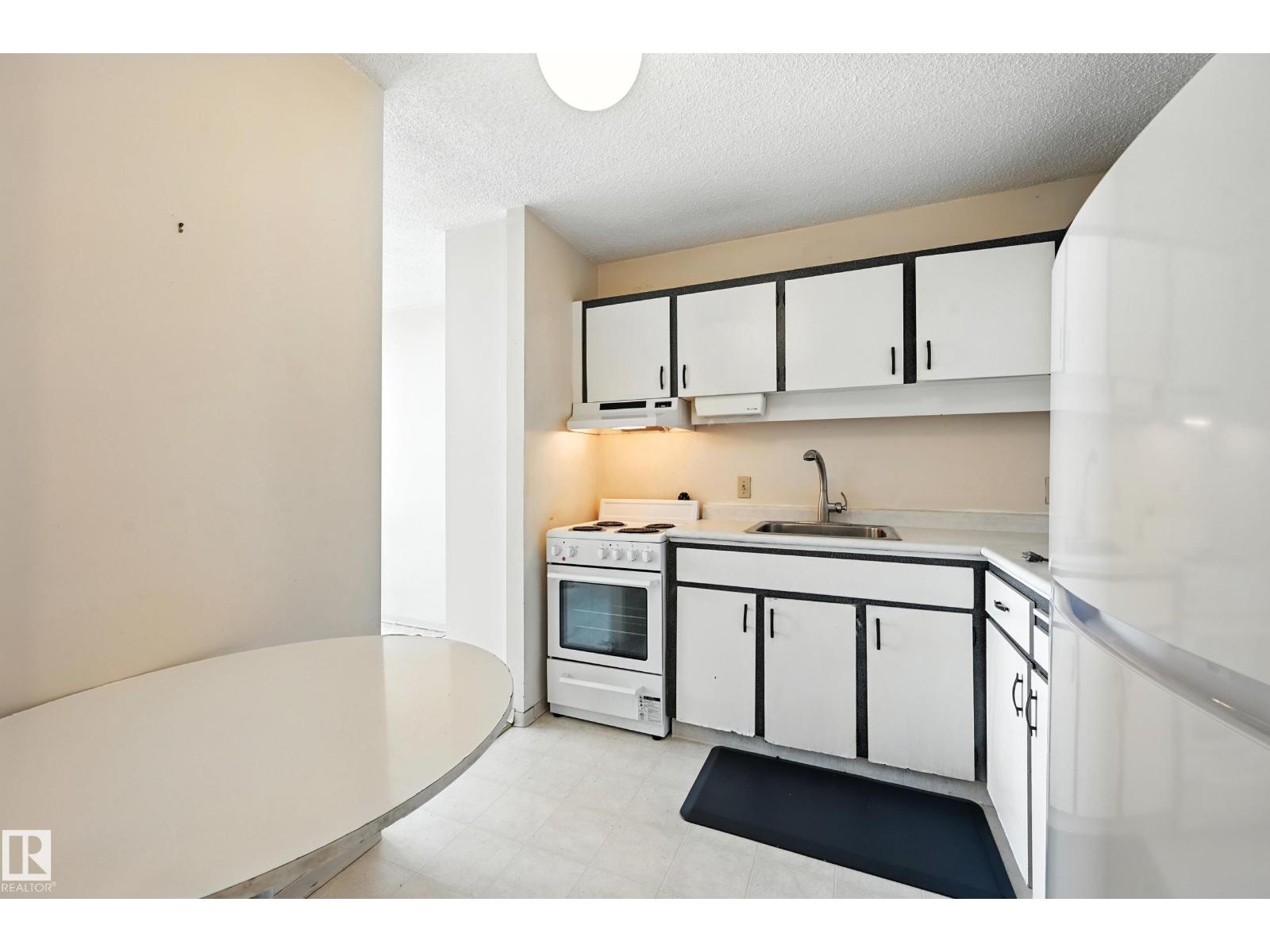 Photo 30 of 1502 12121 Jasper Av Nw, Edmonton AB