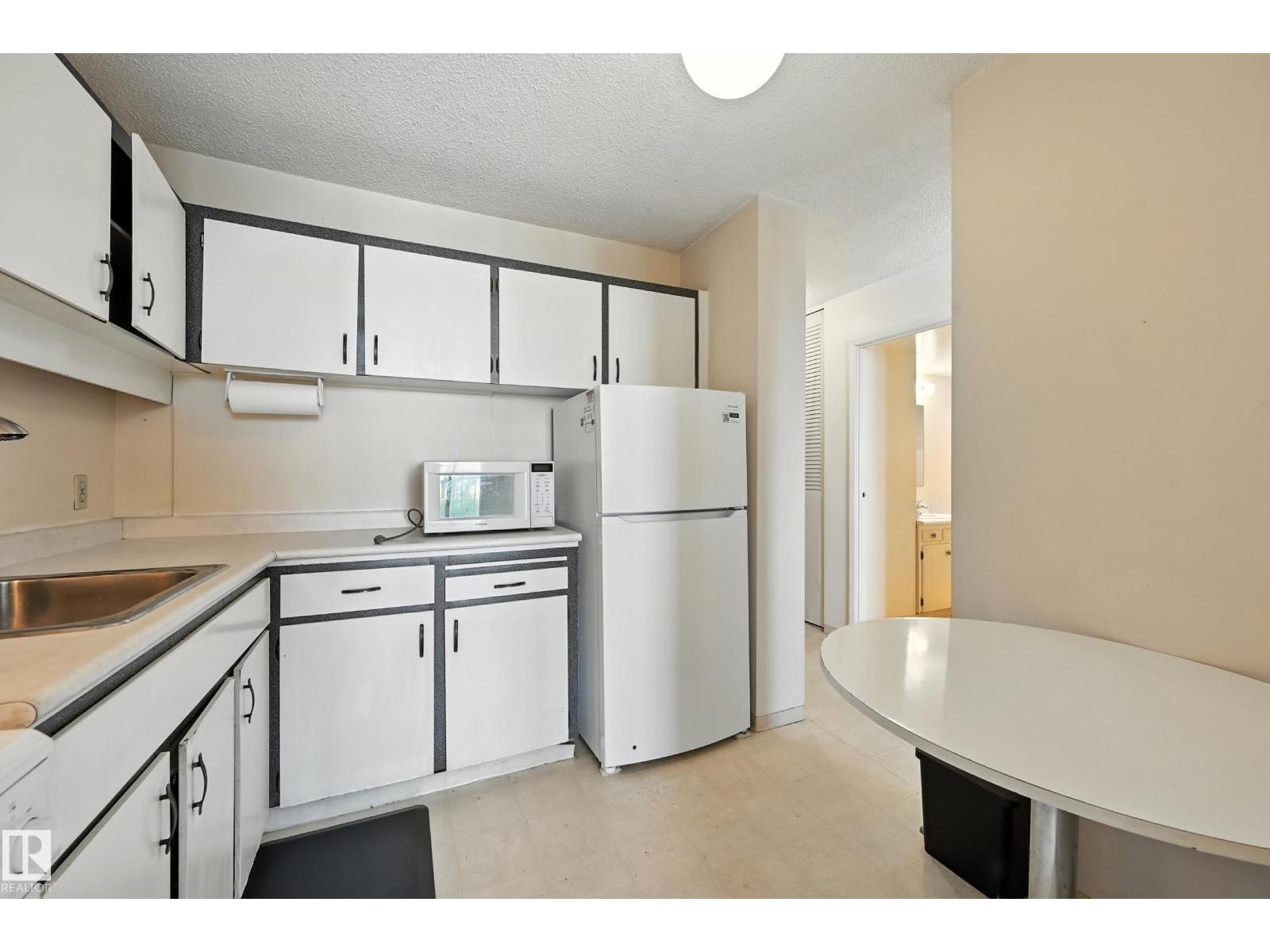Photo 22 of 1502 12121 Jasper Av Nw, Edmonton AB