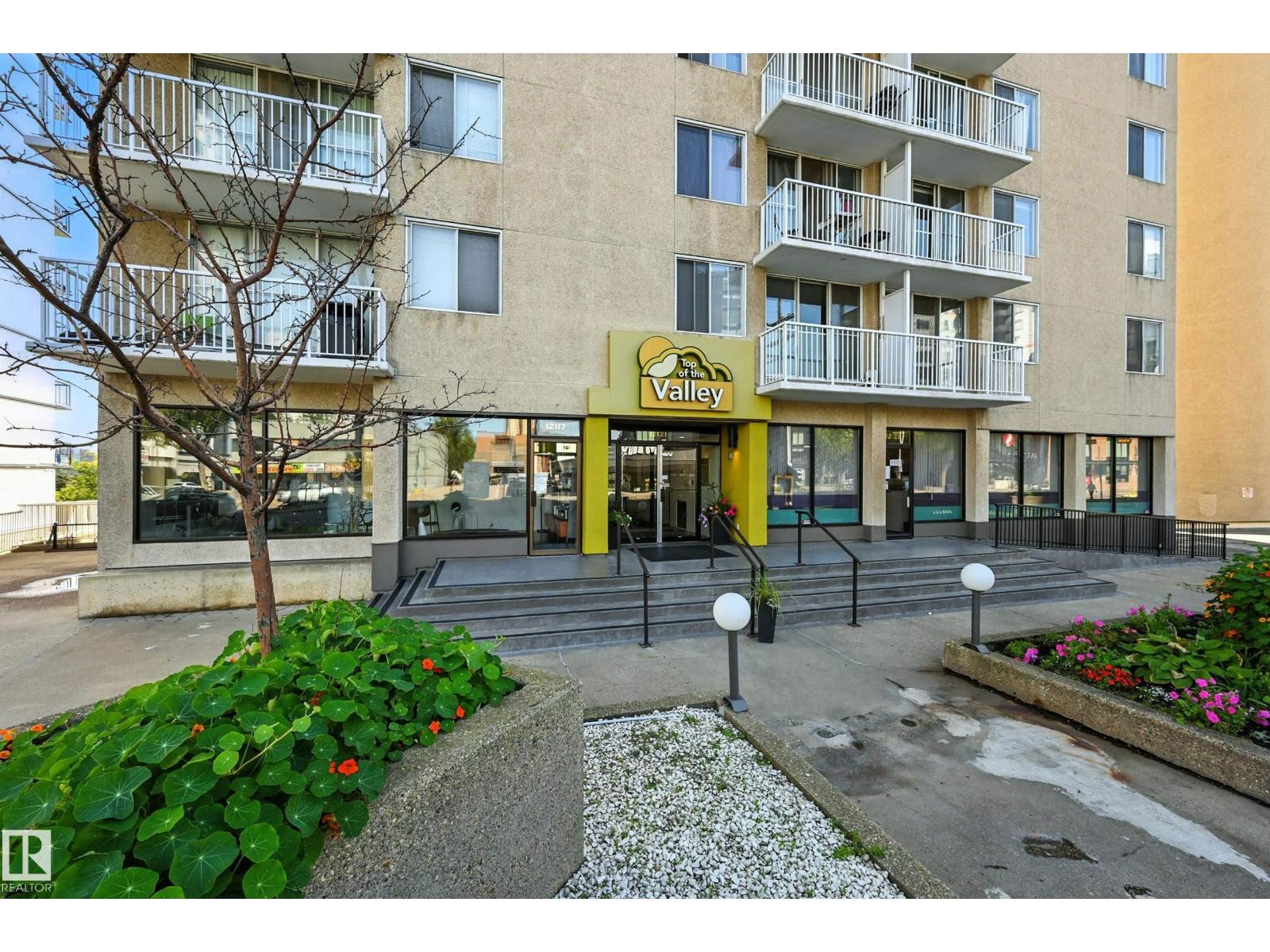 Photo 10 of 1502 12121 Jasper Av Nw, Edmonton AB
