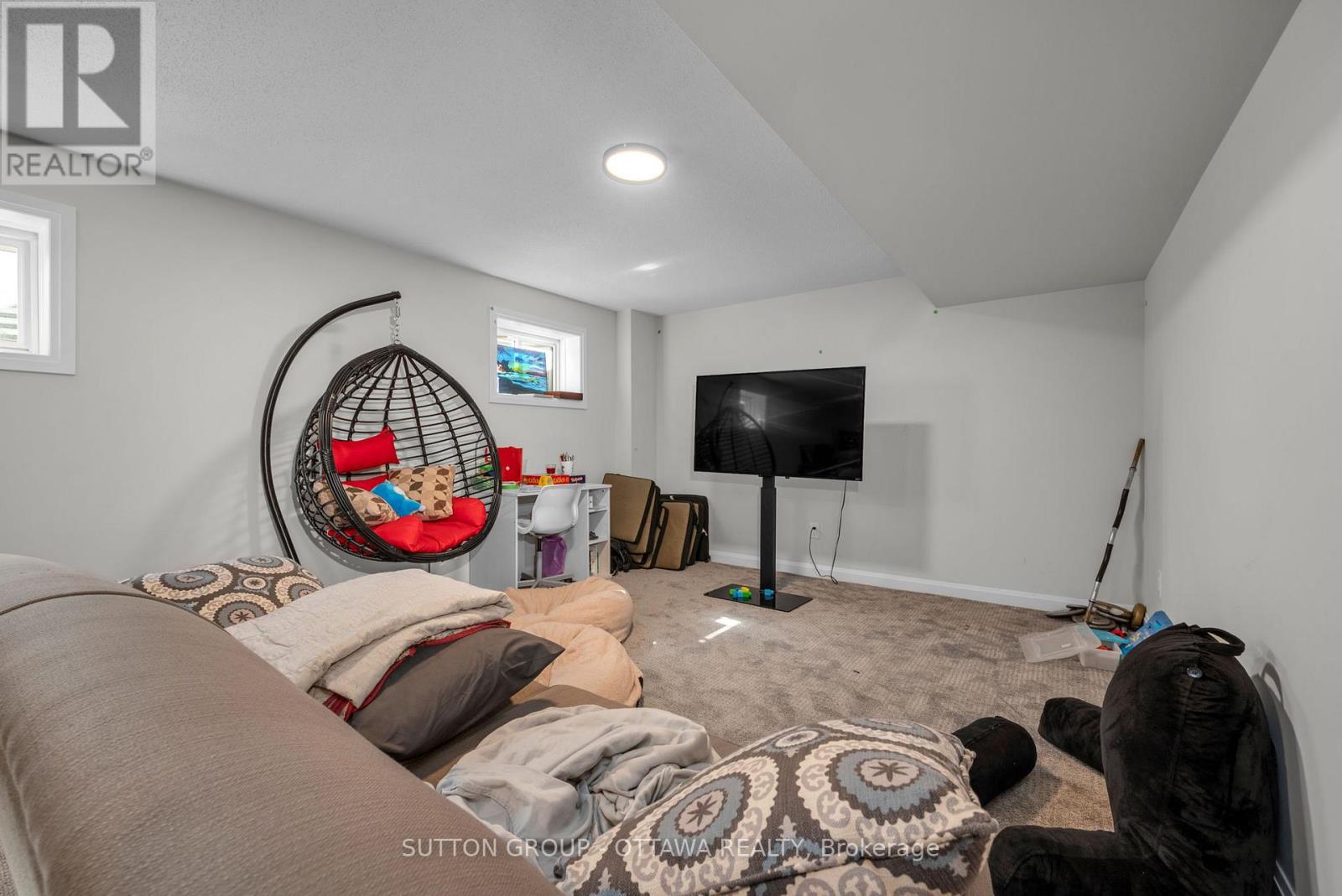 Photo 5 of 179 Point Prim Crescent, Ottawa ON