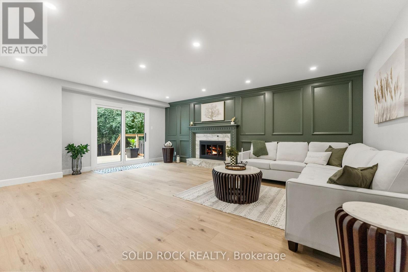 Photo 10 of 210 Carleton Avenue, Ottawa ON