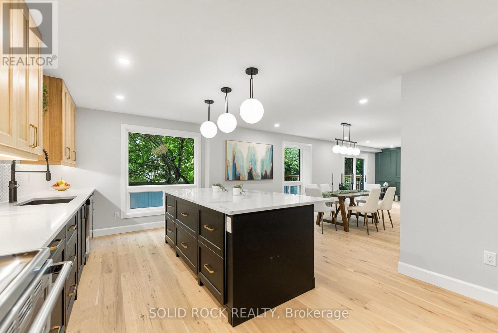 Photo 13 of 210 Carleton Avenue, Ottawa ON
