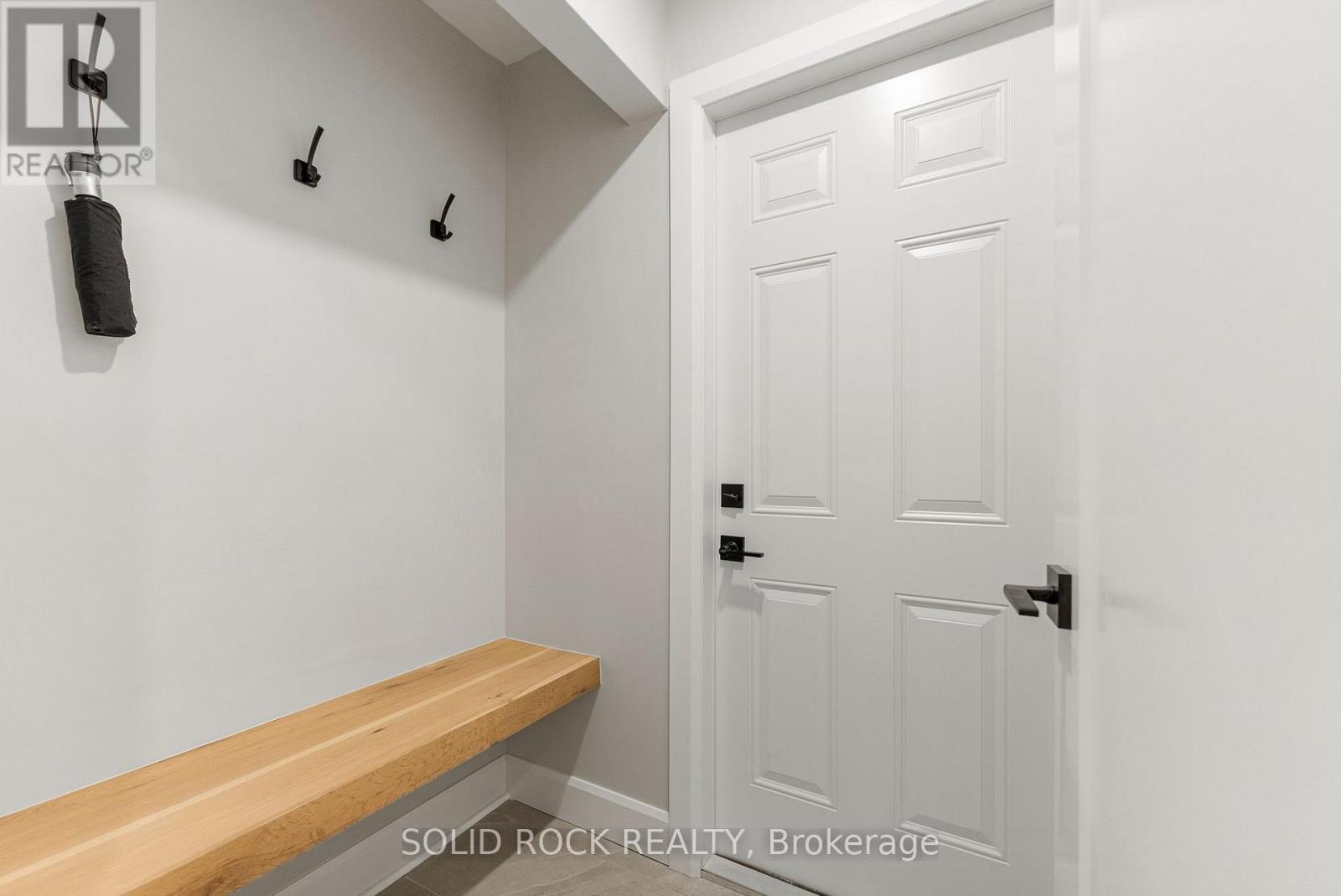 Photo 16 of 210 Carleton Avenue, Ottawa ON