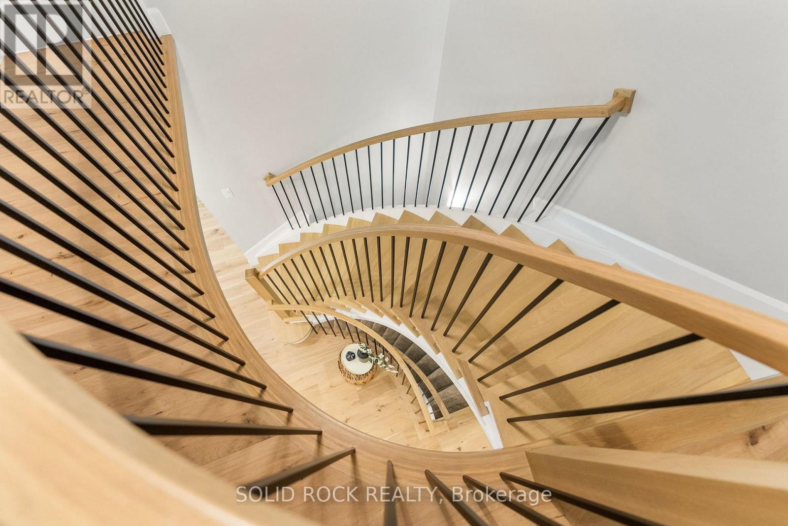 Photo 19 of 210 Carleton Avenue, Ottawa ON