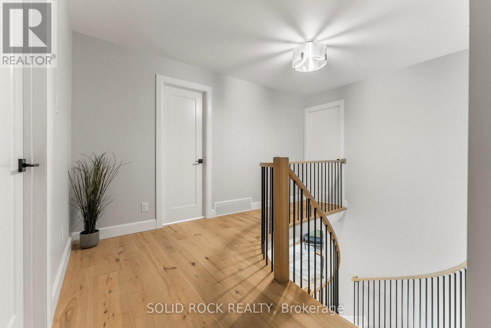Photo 20 of 210 Carleton Avenue, Ottawa ON