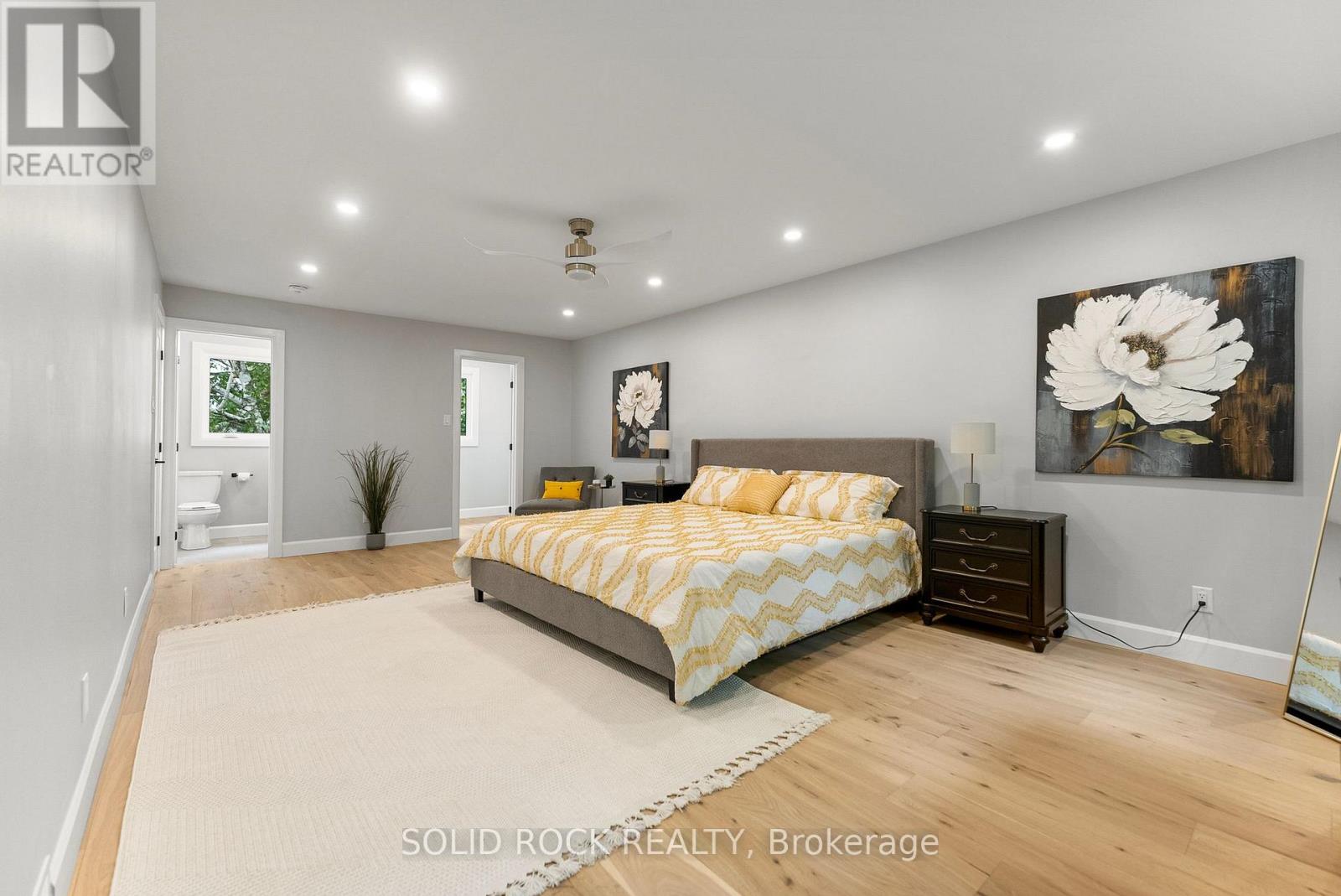Photo 21 of 210 Carleton Avenue, Ottawa ON
