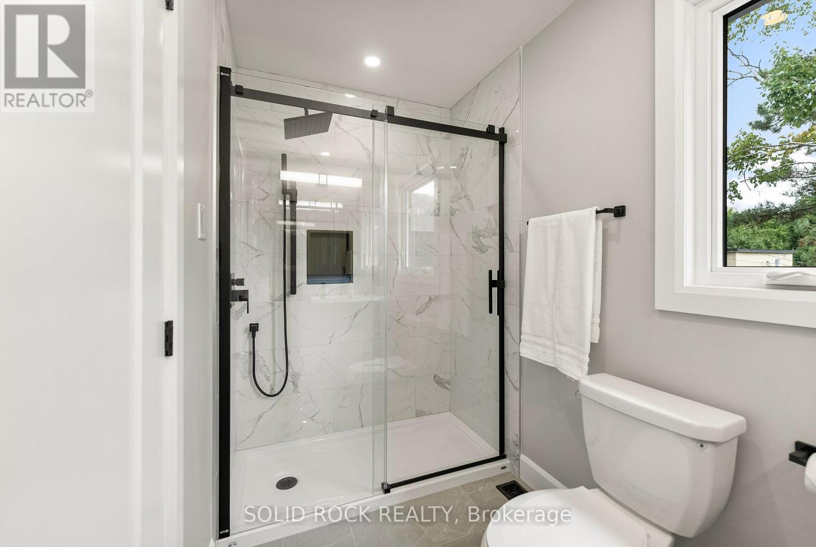 Photo 24 of 210 Carleton Avenue, Ottawa ON