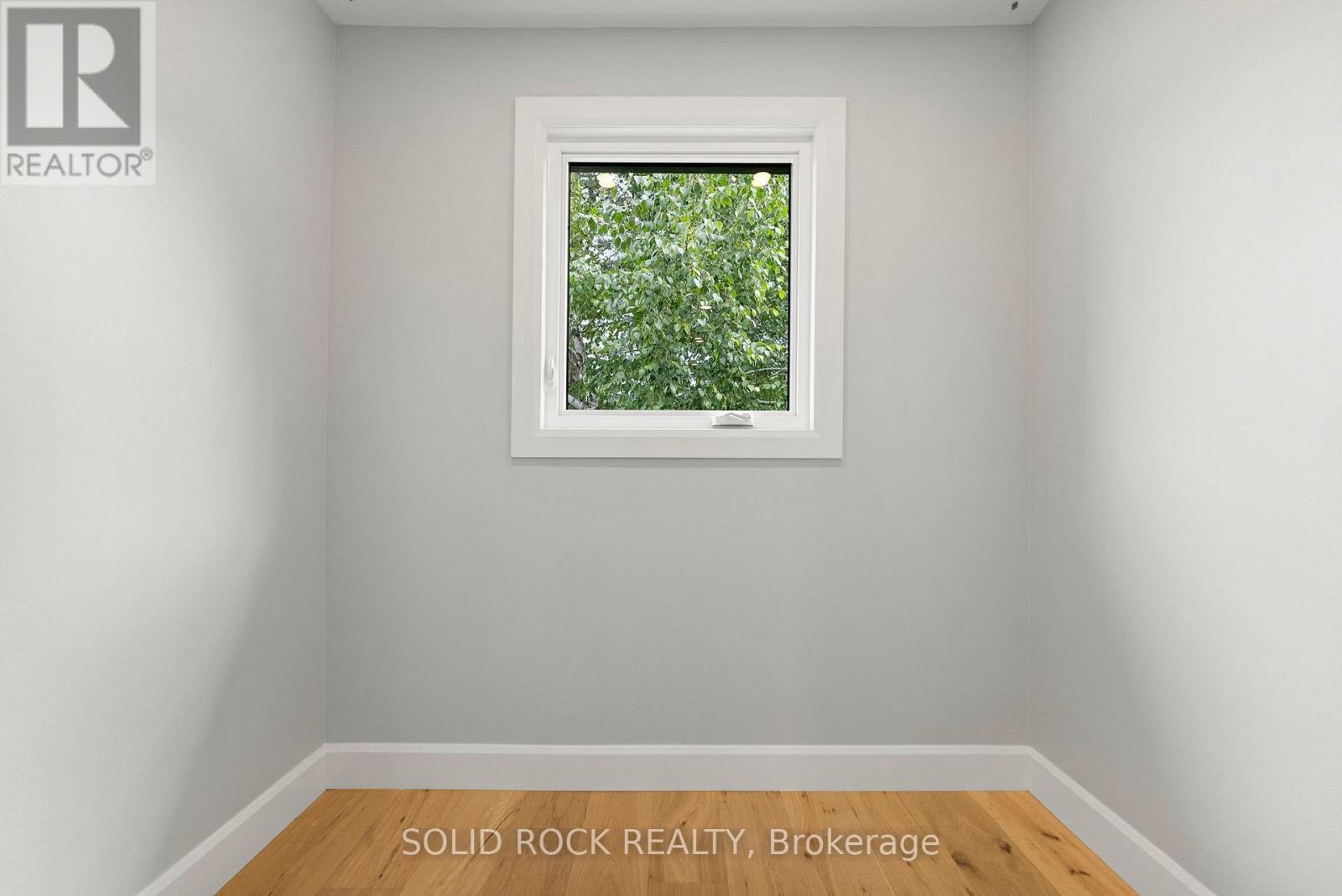 Photo 25 of 210 Carleton Avenue, Ottawa ON