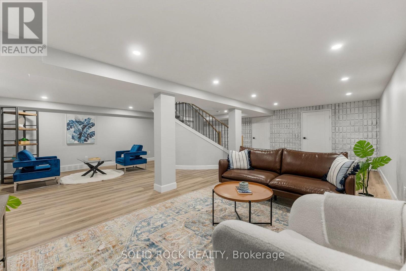 Photo 32 of 210 Carleton Avenue, Ottawa ON