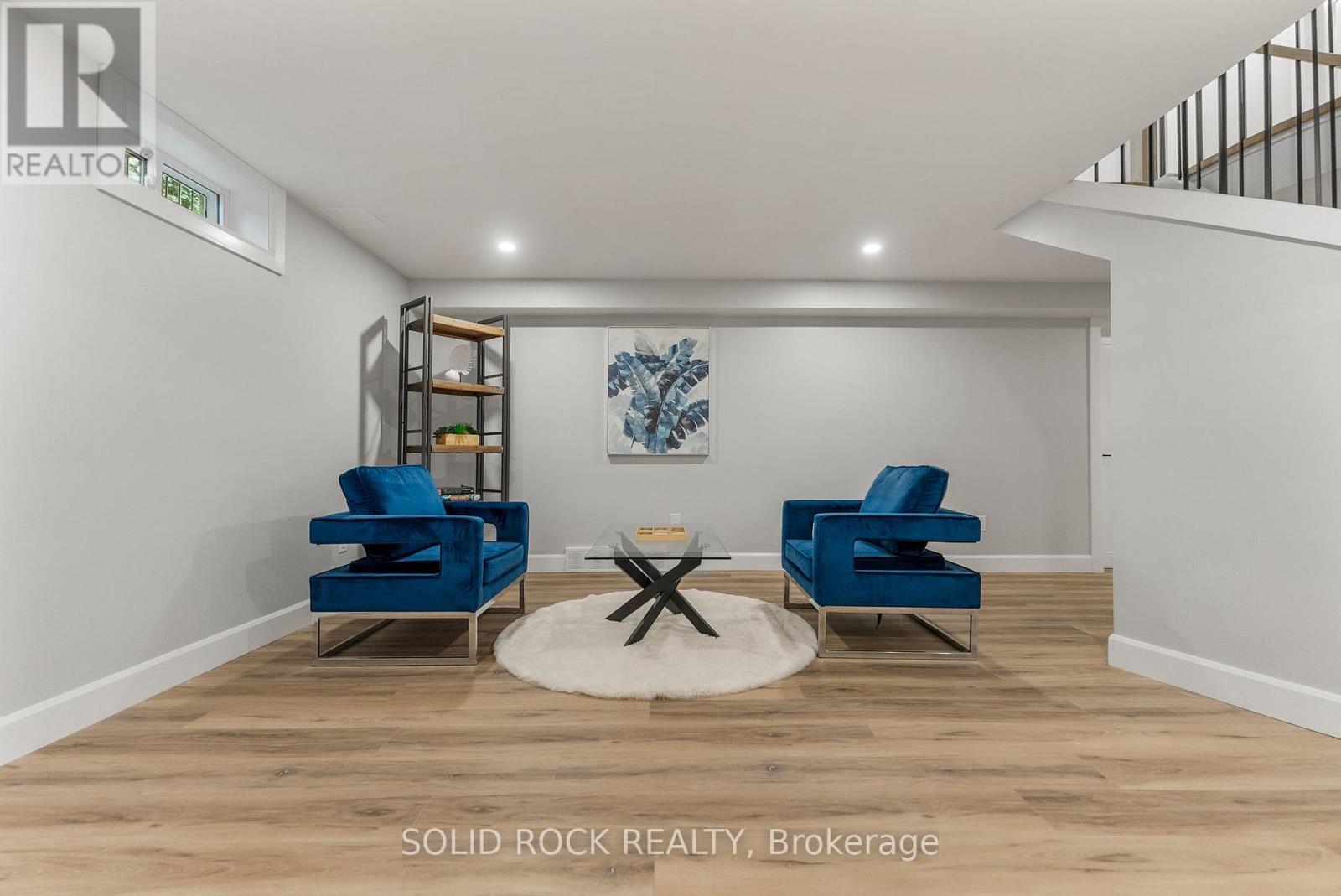 Photo 34 of 210 Carleton Avenue, Ottawa ON