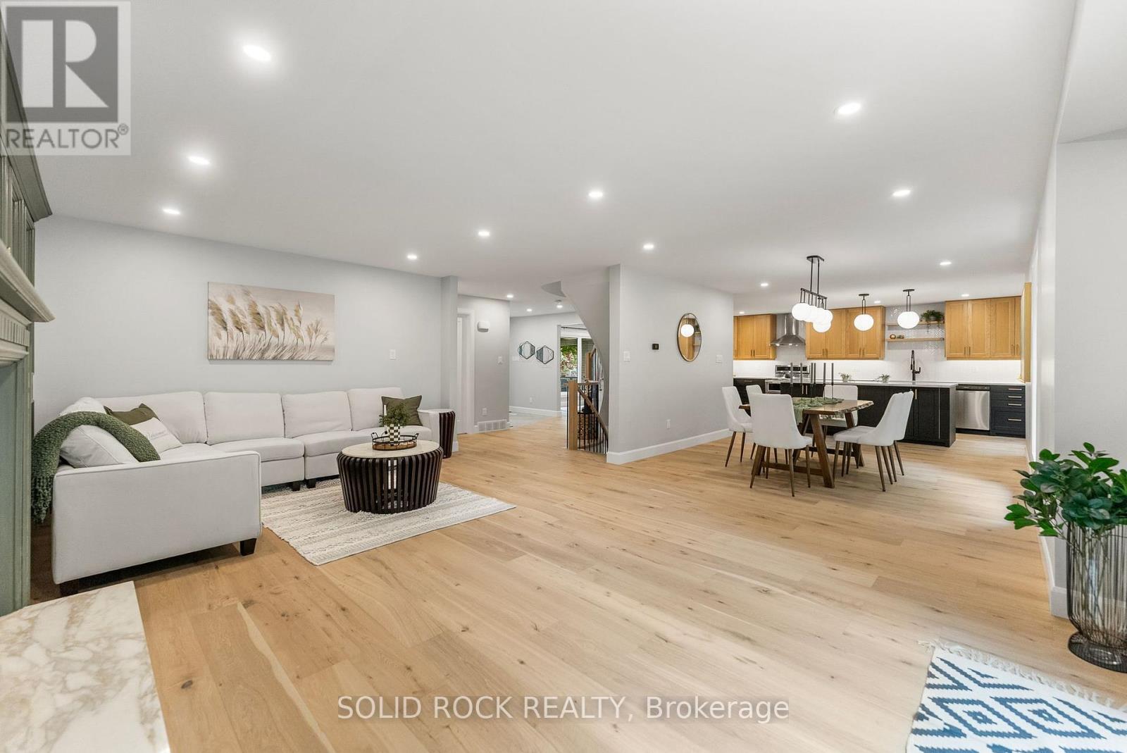 Photo 8 of 210 Carleton Avenue, Ottawa ON
