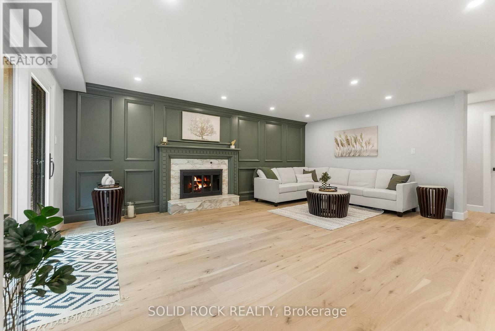 Photo 9 of 210 Carleton Avenue, Ottawa ON