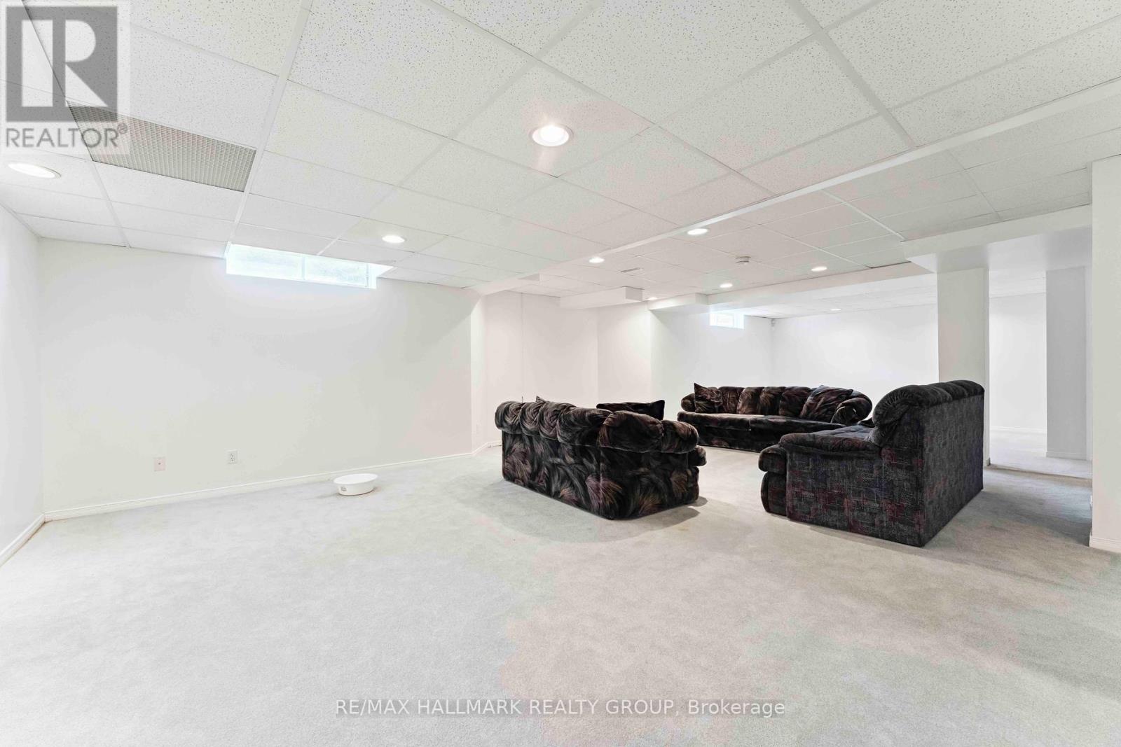 Photo 16 of 551 Chardonnay Drive, Ottawa ON