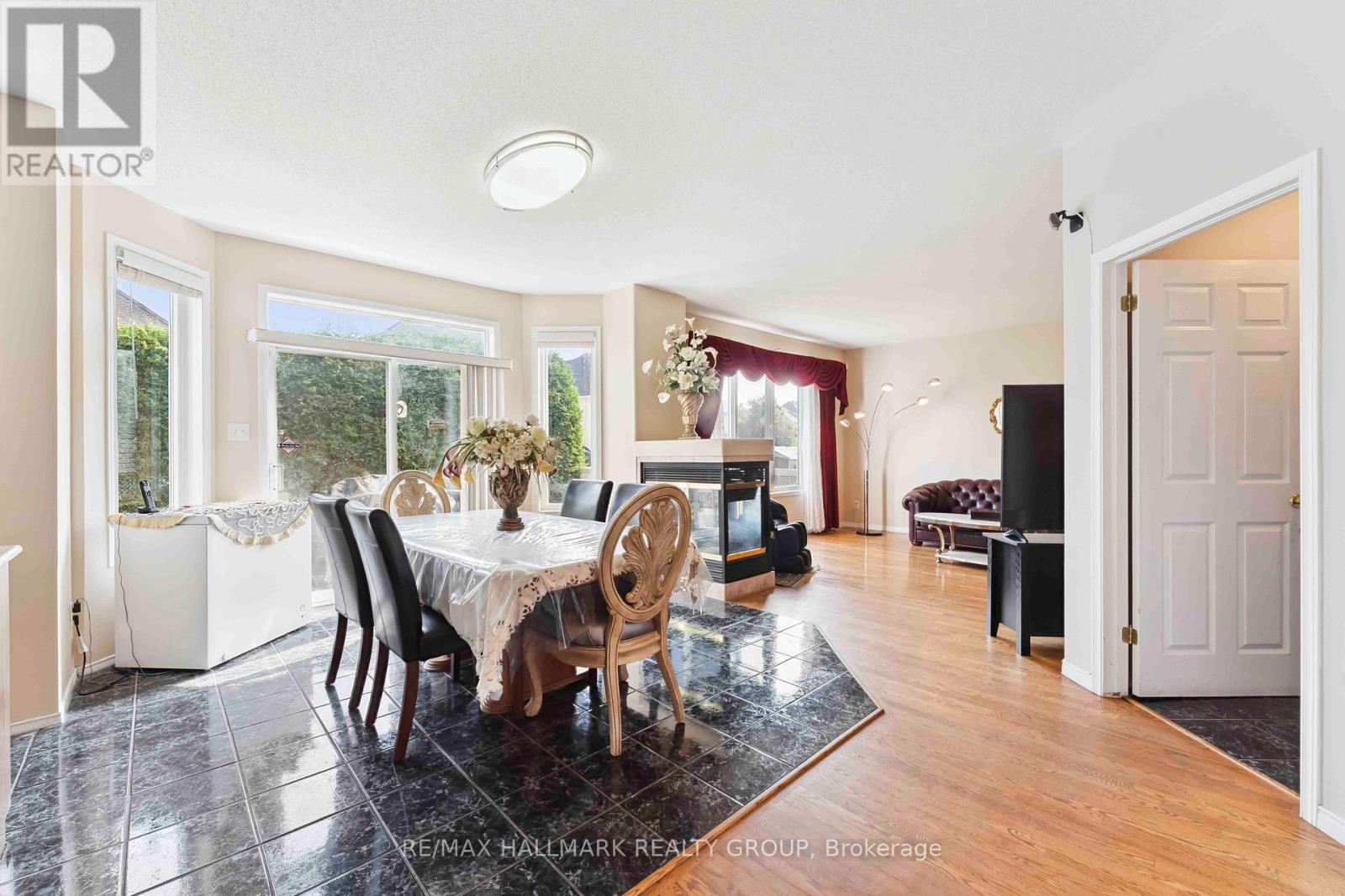Photo 4 of 551 Chardonnay Drive, Ottawa ON