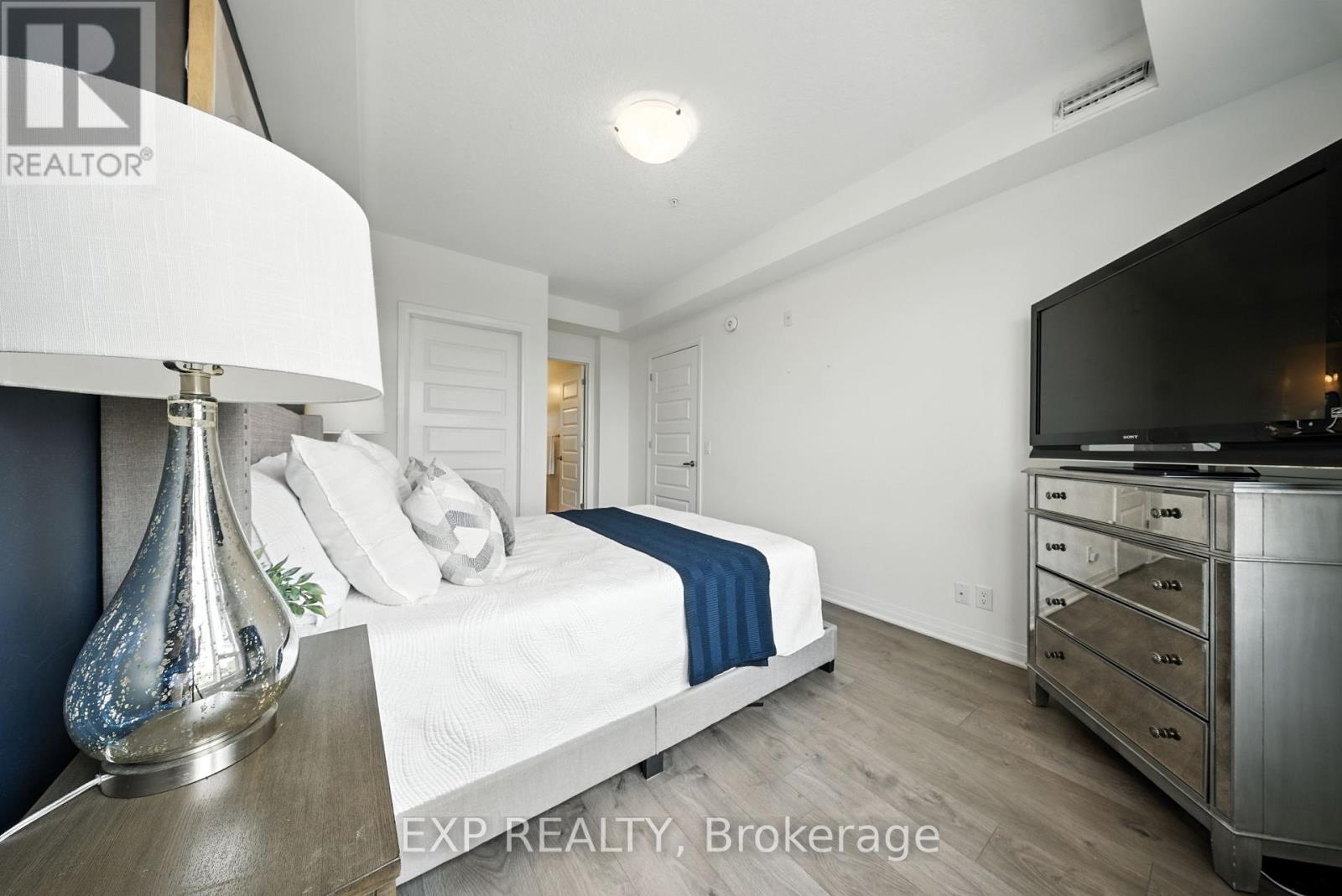 Photo 25 of 210 1105 Leger Way, Milton ON