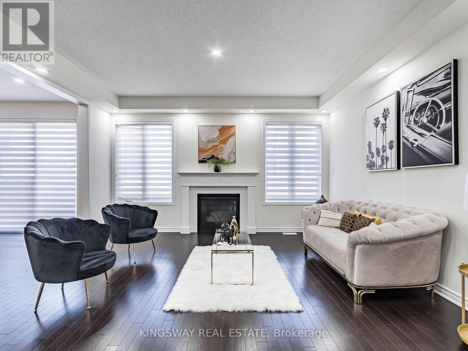 Photo 10 of 1448 Sycamore Garden, Milton ON