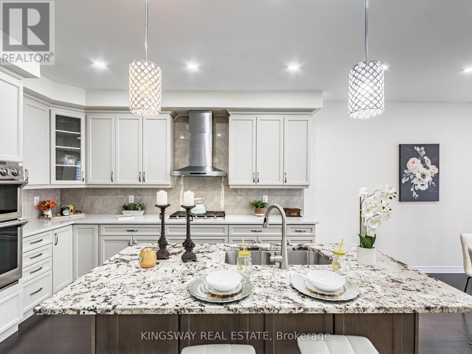 Photo 2 of 1448 Sycamore Garden, Milton ON