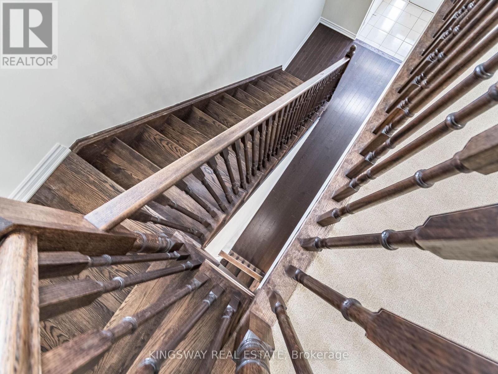 Photo 14 of 1448 Sycamore Garden, Milton ON