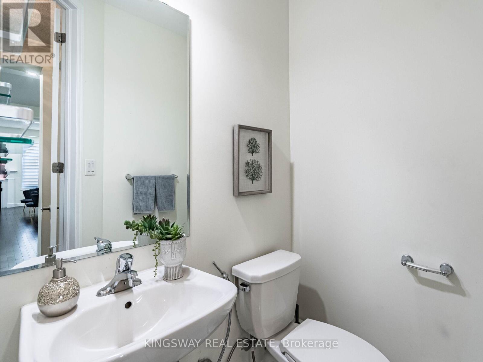 Photo 48 of 1448 Sycamore Garden, Milton ON