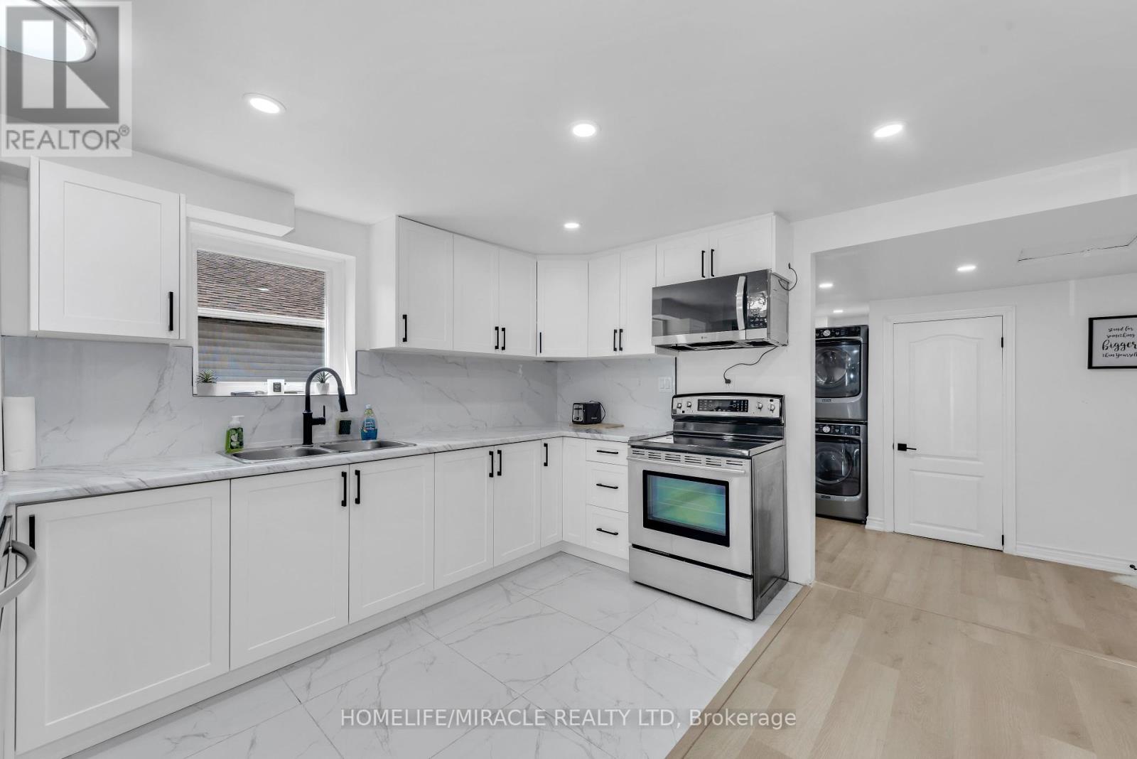 Photo 27 of 195 Randi Road, Mississauga ON