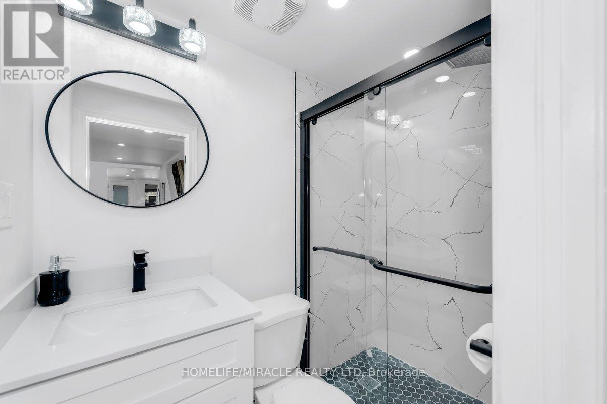 Photo 19 of 195 Randi Road, Mississauga ON